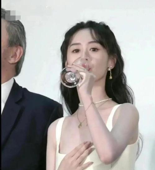 娱乐圈爆料前顶流,揭秘昔日辉煌背后的真相 第2张 娱乐圈爆料前顶流,揭秘昔日辉煌背后的真相 第2张